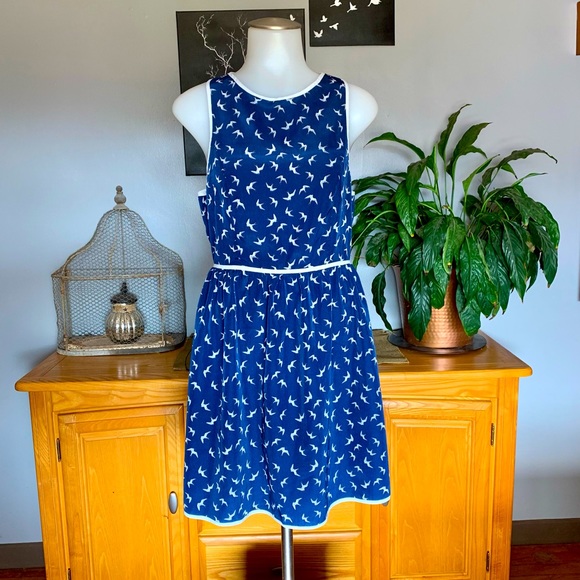 🌵 Beautiful Navy Blue Mini Dress with White Sparrow Bird Print and Piping Sz M - Picture 2 of 7